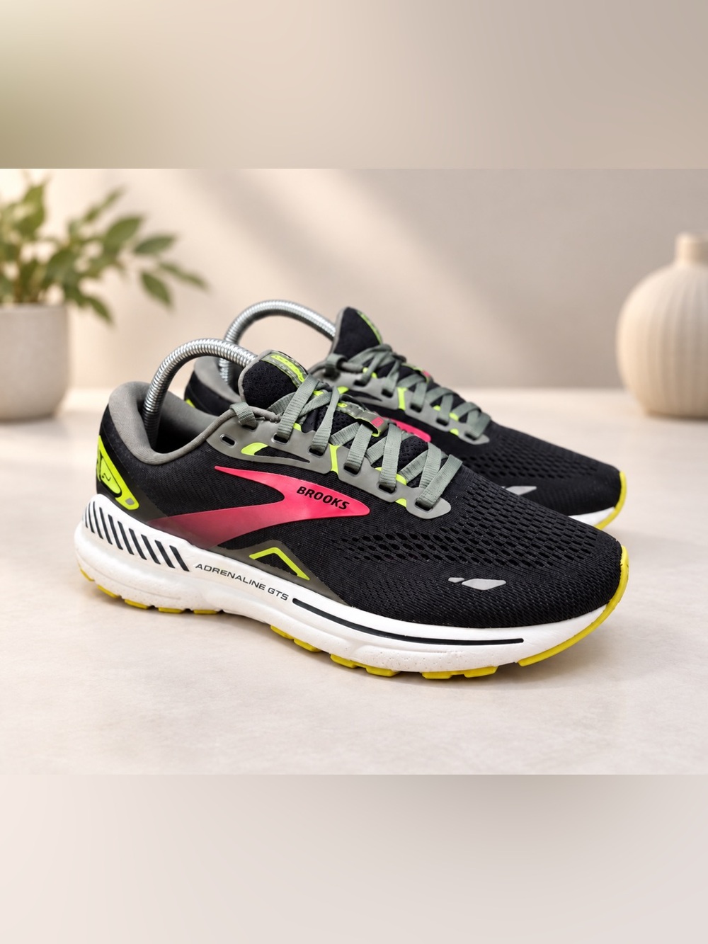 Brooks Adrenaline GTS 23 Women’s Size 8.5 D Wide Running Shoes Black